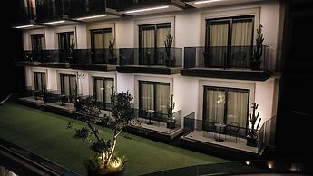 Mazarine Hotel