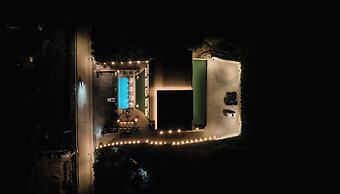 Mazarine Hotel