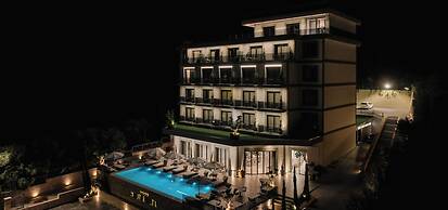Mazarine Hotel