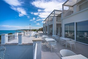 Supporter Deluxe Hotel