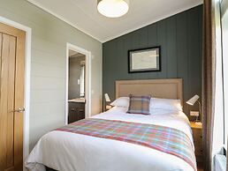 Holly Lodge