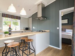 Holly Lodge