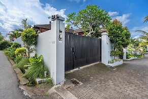 888 Residences - Complex of Private Villas with Pools