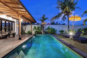 888 Residences - Complex of Private Villas with Pools