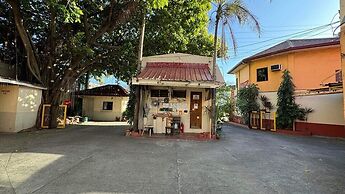 OYO 1026 Evita Hotel Bacoor