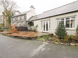 Lakeside Cottage