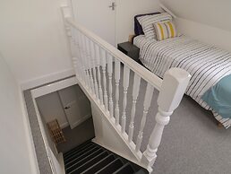 11a Manning Road