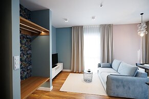 B85 Suites