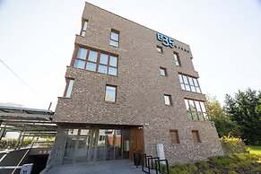 B85 Suites