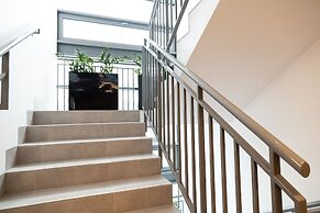 B85 Suites