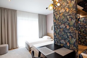 B85 Suites