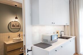 B85 Suites