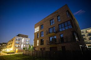 B85 Suites