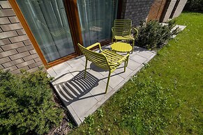 B85 Suites