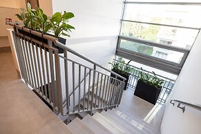 B85 Suites