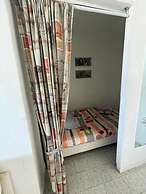1 Bed Flat - Sleeps 2 - Pets - Pool - Smoking