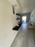 1 Bed Flat - Sleeps 2 - Pets - Pool - Smoking