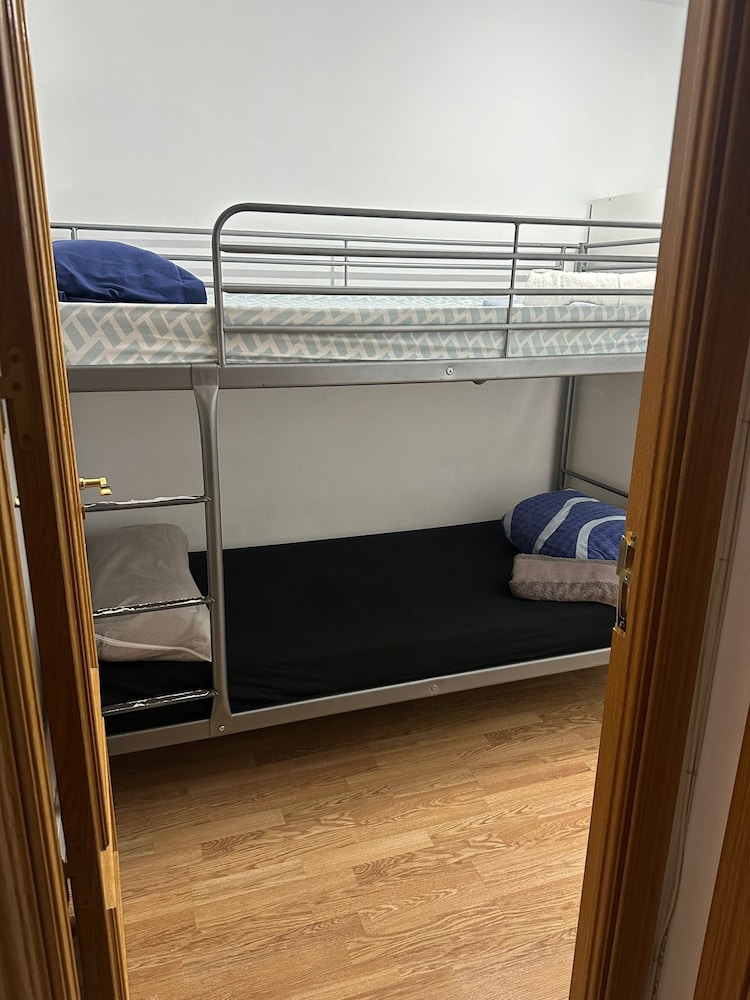 Fast Single Rooms
