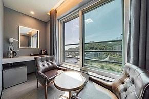 Mari Hotel