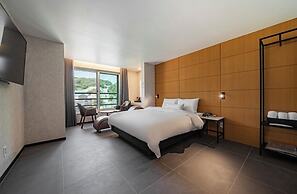Mari Hotel