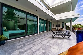 Luxury 6 Bed Private Pool Villa - LLW