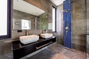 Luxury 6 Bed Private Pool Villa - LLW