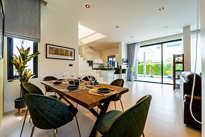 Luxury 6 Bed Private Pool Villa - LLW