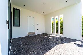 Luxury 6 Bed Private Pool Villa - LLW