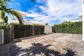 Luxury 6 Bed Private Pool Villa - LLW