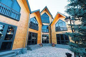 Everest Rest House