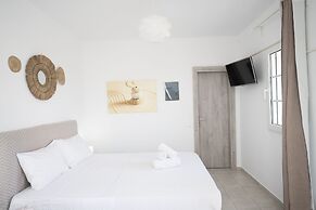 Island Nest Mykonos Suite w Shared Pool