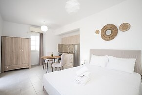 Island Nest Mykonos Suite w Shared Pool