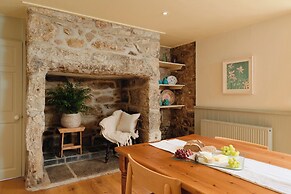 Bosistow Farmhouse