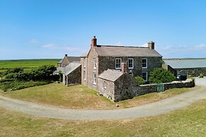 Bosistow Farmhouse