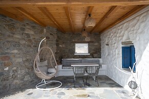 Gorgeous Rustic Cave wDreamy Shared Pool