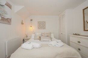Moon's Cottage