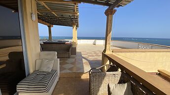 Lux Suites Eden Seafront Apartments