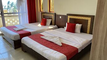 Lux Suites Eden Seafront Apartments