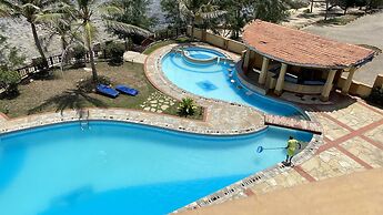 Lux Suites Eden Seafront Apartments