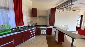 Lux Suites Eden Seafront Apartments
