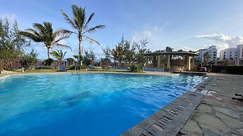 Lux Suites Eden Seafront Apartments