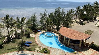 Lux Suites Eden Seafront Apartments