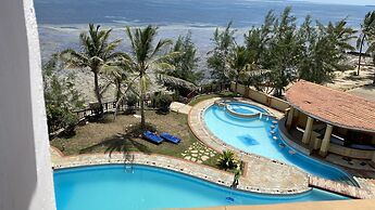 Lux Suites Eden Seafront Apartments