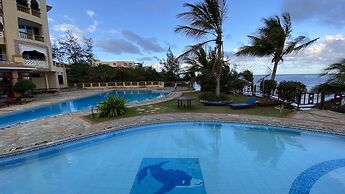 Lux Suites Eden Seafront Apartments