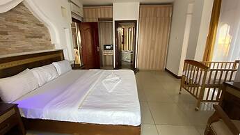 Lux Suites Eden Seafront Apartments