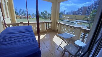Lux Suites Eden Seafront Apartments