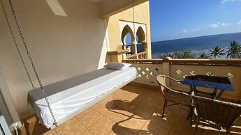 Lux Suites Eden Seafront Apartments
