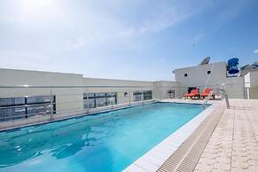 Lux Suites Silverstone  Apartments