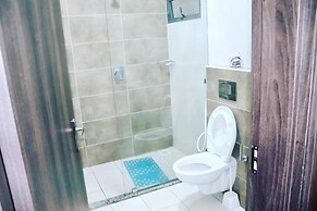 Lux Suites Silverstone  Apartments