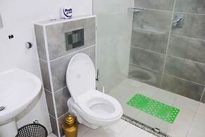 Lux Suites Silverstone  Apartments